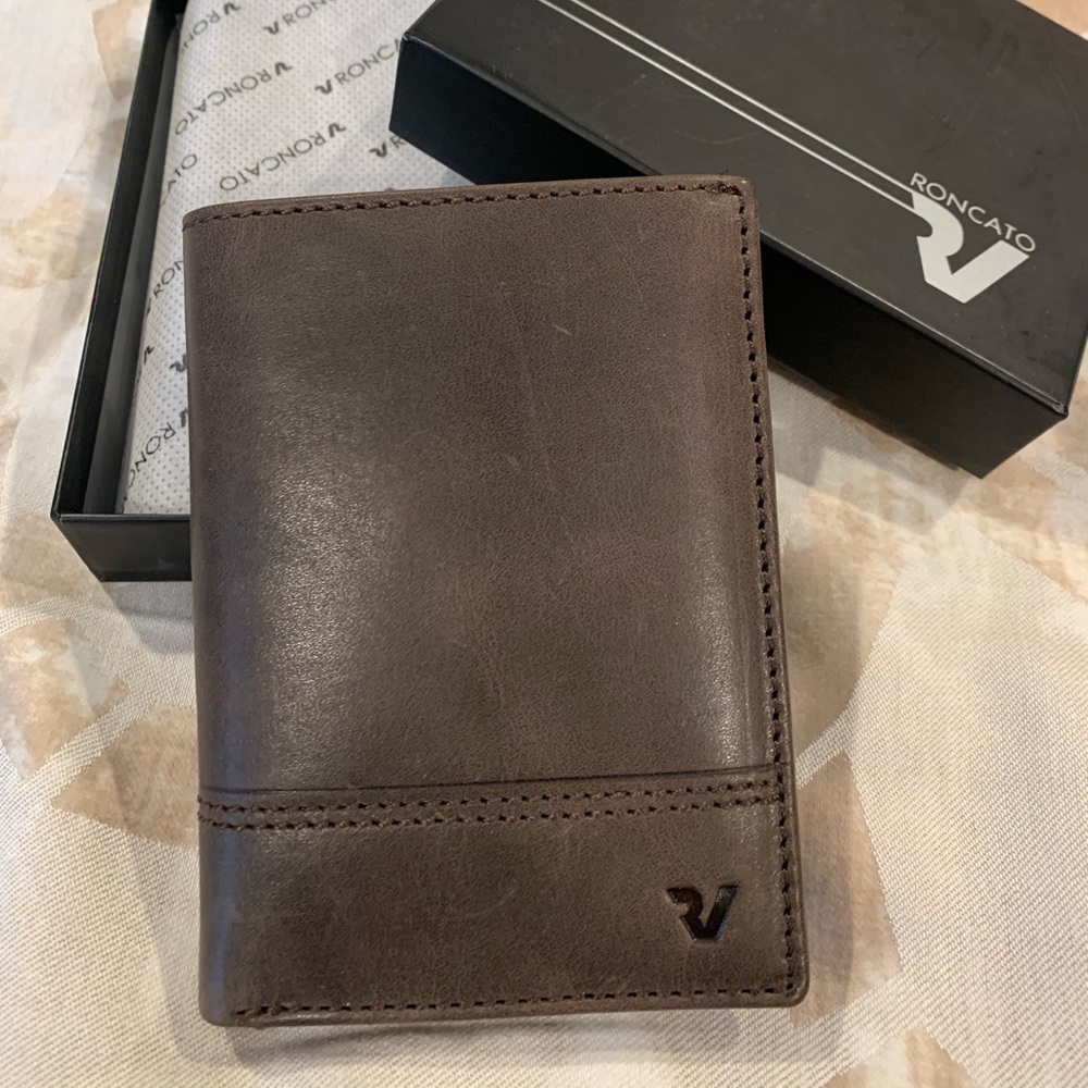 Men’s leather wallet